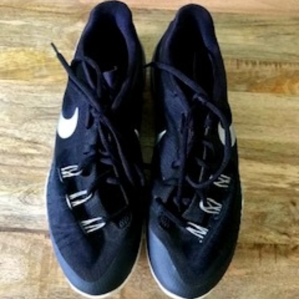 Nike Hyperchase Men's US Size 10 Black & Wolf Gray